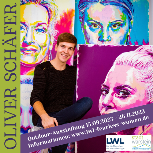 Oliver Schäfer mit einigen seiner Portraits.